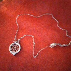 ELEGANT CHAIN WITH PENDANT